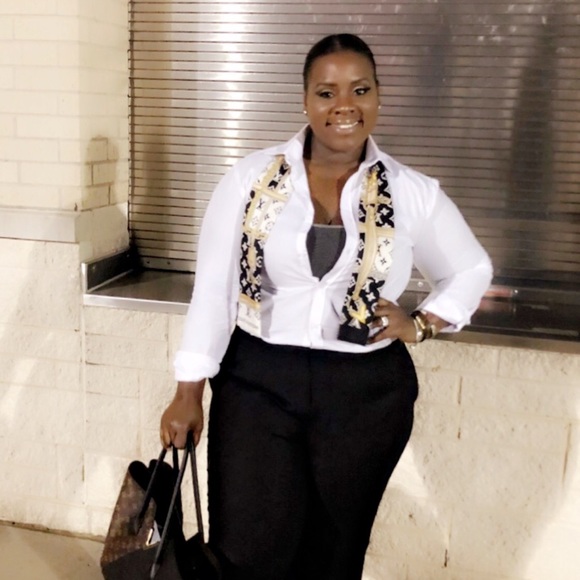 Meet your Posher, Christina - Picture 1 of 1